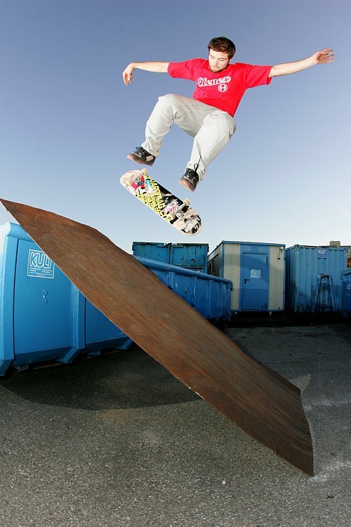 Julius_Lehmann_SW_Heelflip_Baustelle_LQ