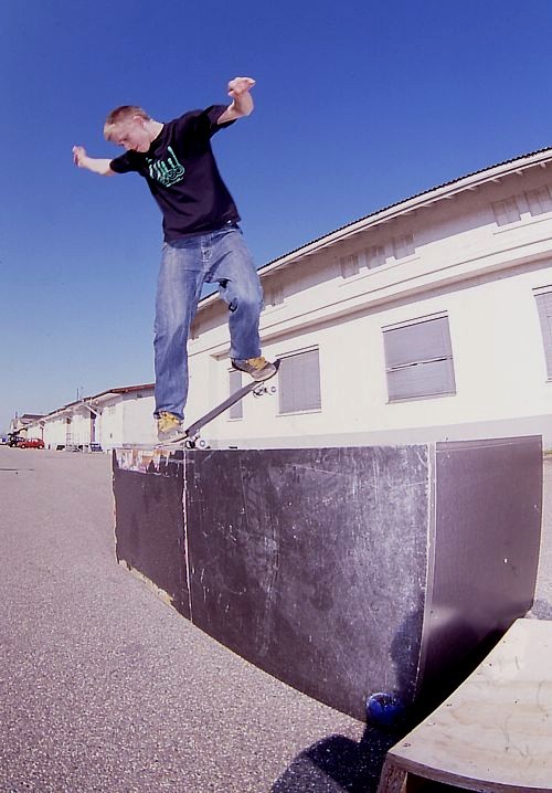 Thomas_Long_BS_Noseblunt