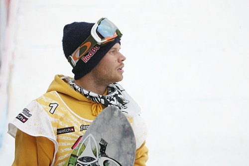 Eero_Ettala_checking_his_score_LQ.jpg