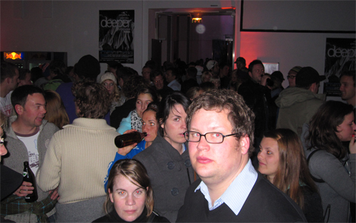 1Crowd_03_500.jpg