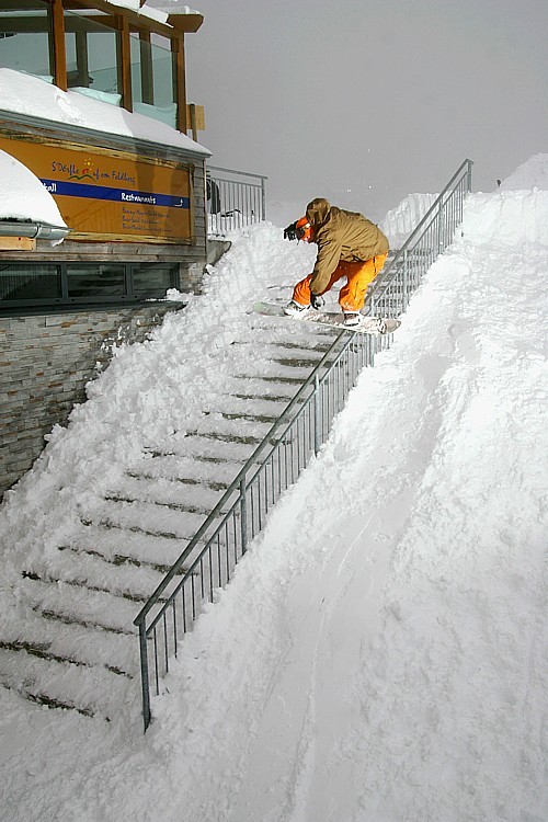 Luke_Wolfer_Nosebluntslide_LQ