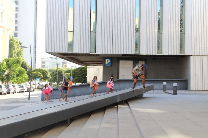 nollie b/s tailslide